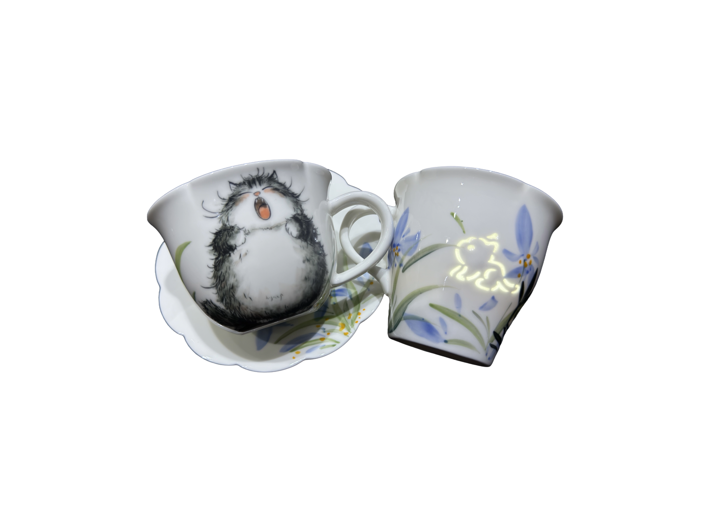 Tasse en porcelaine Iris de brume avec portrait d’animal peint à la main et soucoupe assortie
