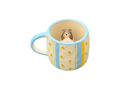 Tasse personnalisée Matin Fleuri avec figurine d’animal sculptée et peinte à la main
